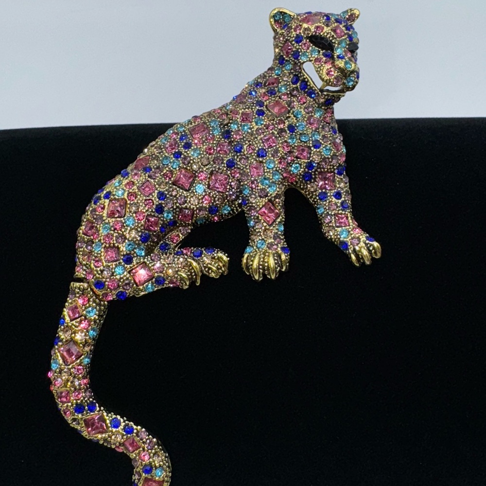 Panther Brooch - Picture 8 of 10
